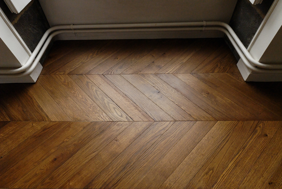 Solid oak parquet, thickness 14 mm, with aged patined finishing