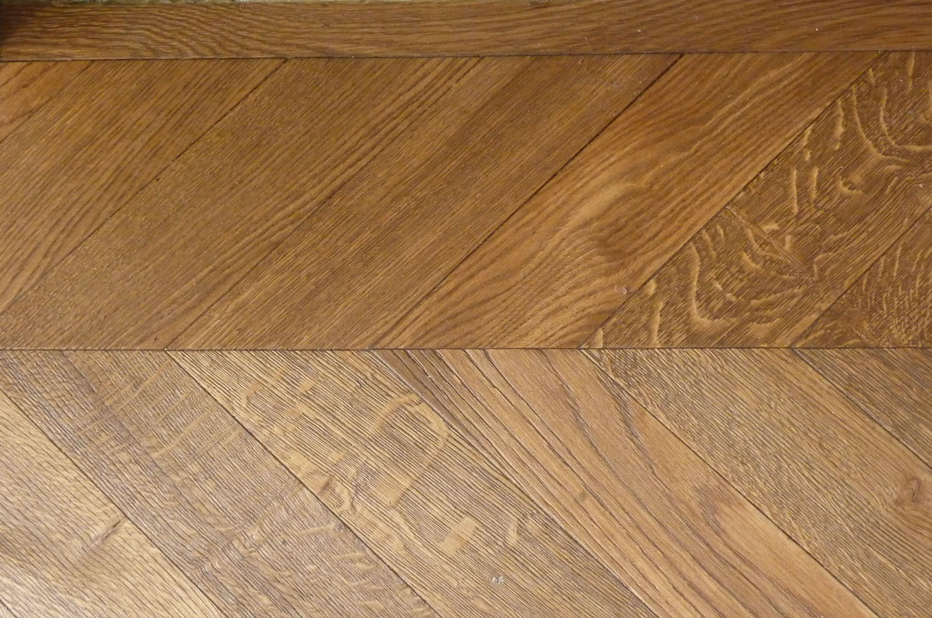Parquet floor in solid oak