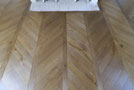 Chevron parquet floor with finishing