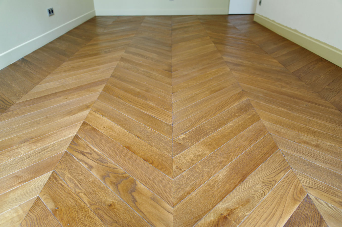 Oak flooring with antique look