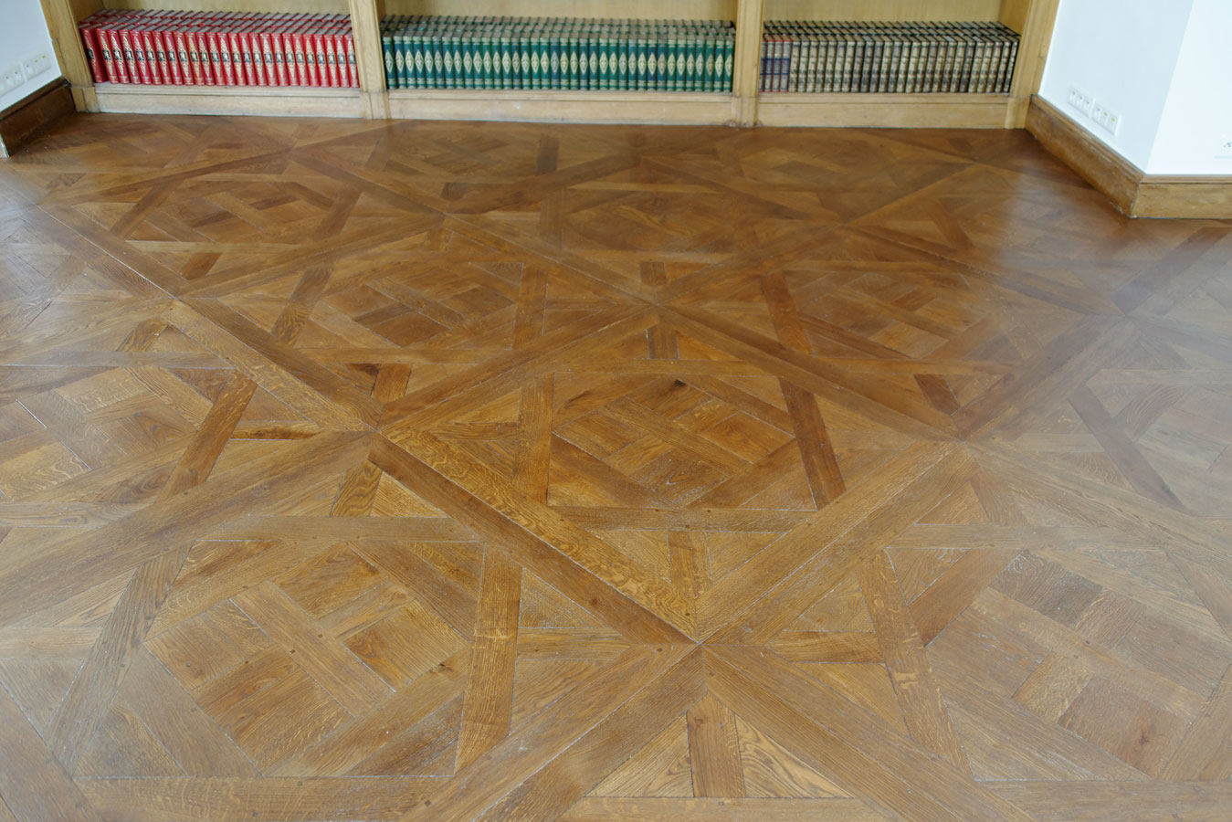 Rplique d'un parquet ancien en chne massif