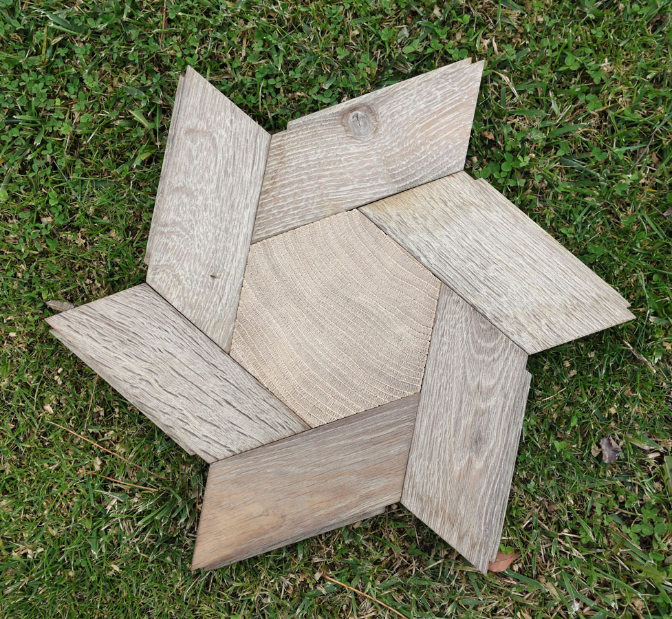 Dtail du montage de ce parquet tapis hexagone 