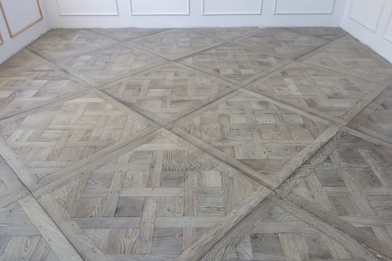 Parquet panels Versailles leached gray oak